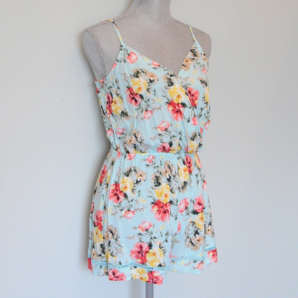 NWT [Be Bop] floral printed romper #225 - Picture 4 of 7